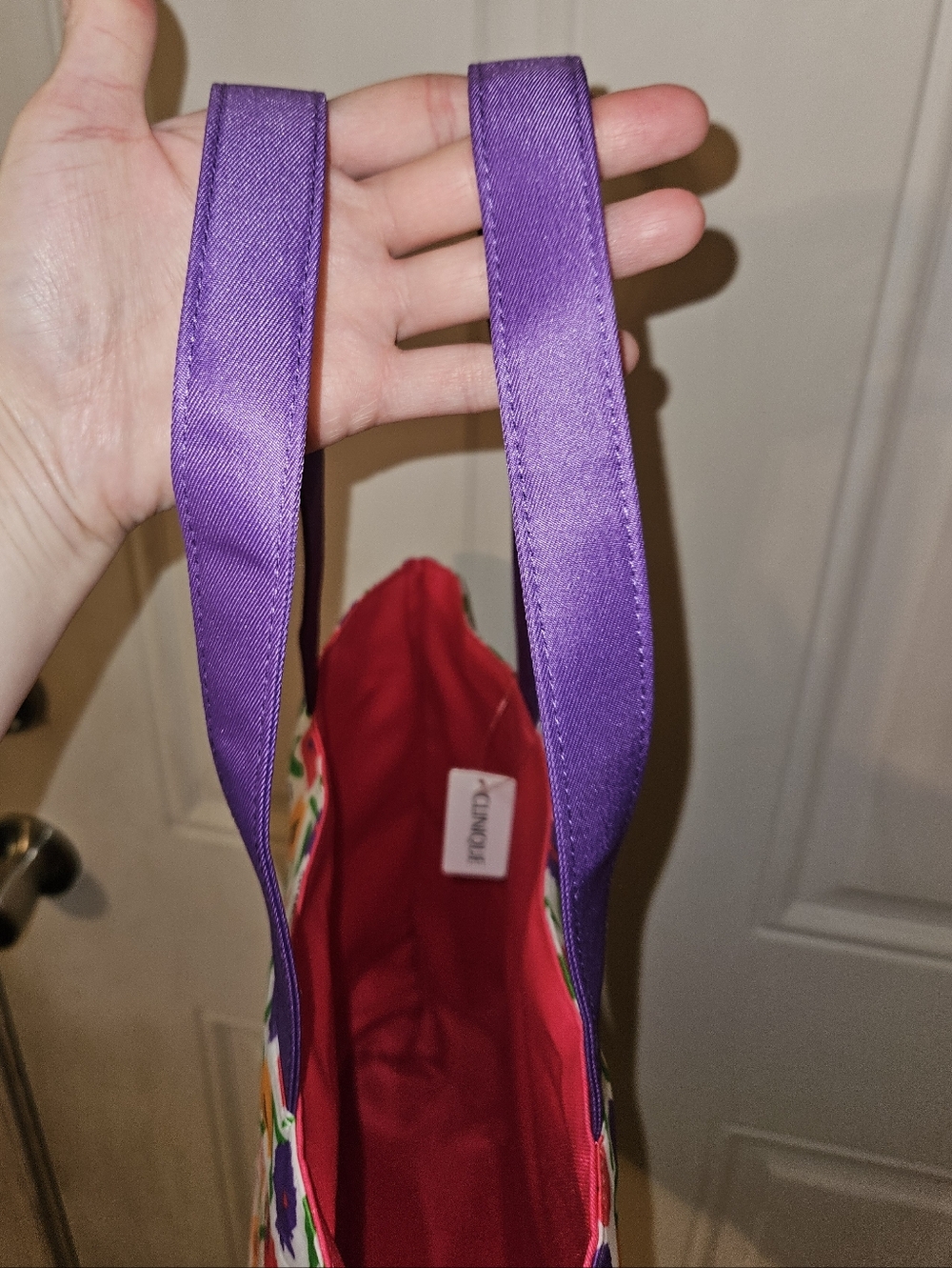 Clinique Reversible Floral Tote + A Cosmetic Bag - Picture 12 of 17